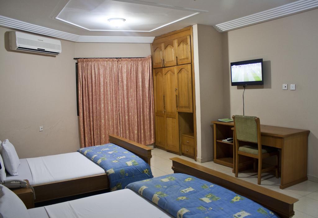 Eastgate Hotel Akra Dış mekan fotoğraf