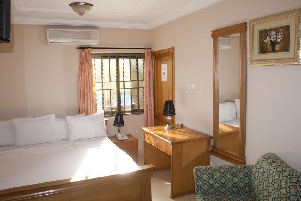 Eastgate Hotel Akra Dış mekan fotoğraf