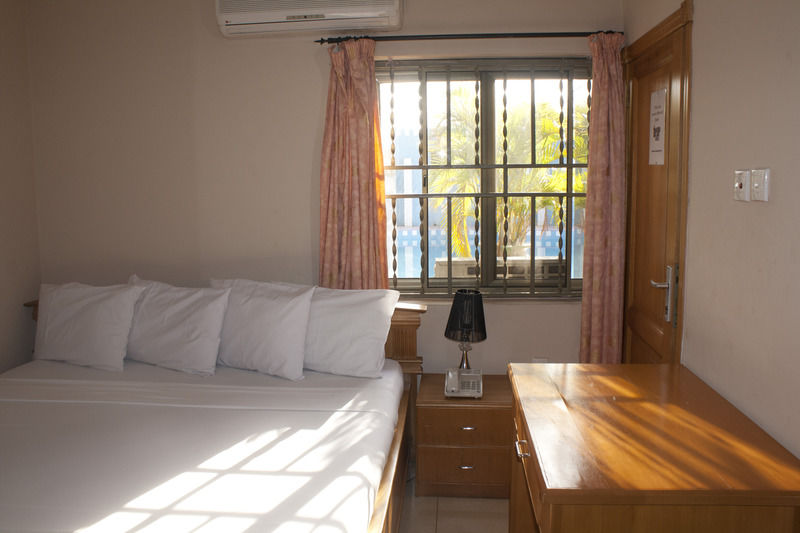 Eastgate Hotel Akra Dış mekan fotoğraf