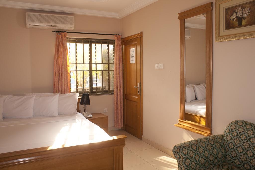 Eastgate Hotel Akra Dış mekan fotoğraf